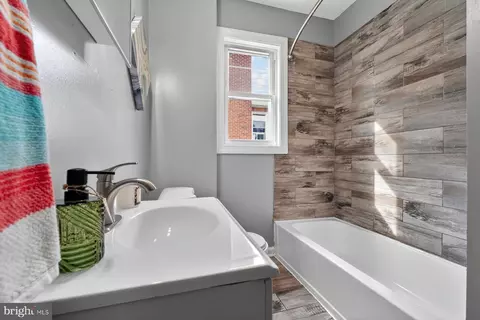 Bath - 3517 Ailsa Ave, Baltimore, MD 21214 photo 2 of 3