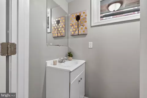 Bath - 3517 Ailsa Ave, Baltimore, MD 21214 photo 3 of 3