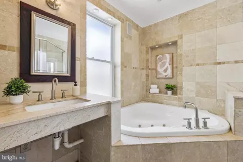 Bath - 1232 Riverside Ave, Baltimore, MD 21230 photo 1 of 5
