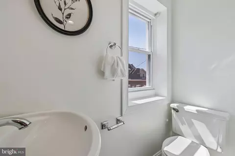 Bath - 1232 Riverside Ave, Baltimore, MD 21230 photo 4 of 5
