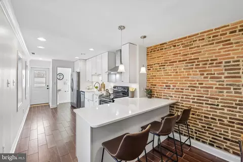 Entry Way - 1232 Riverside Ave, Baltimore, MD 21230 photo 2 of 3