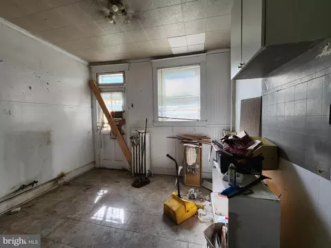 Entry Way - 2623 Cecil Ave, Baltimore, MD 21218 photo 2 of 5