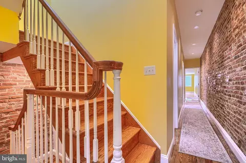 Entry Way - 419 E Fort Ave, Baltimore, MD 21230 photo 2 of 5