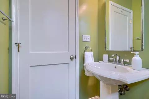 Bath - 419 E Fort Ave, Baltimore, MD 21230 photo 1 of 5