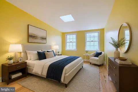 Bedroom - 419 E Fort Ave, Baltimore, MD 21230 photo 4 of 6