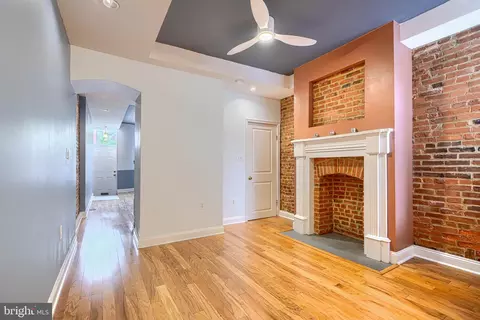 Entry Way - 419 E Fort Ave, Baltimore, MD 21230 photo 1 of 5