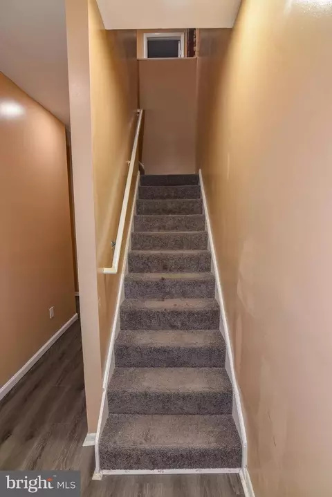 Entry Way - 1705 E 25th St, Baltimore, MD 21213 photo 3 of 8