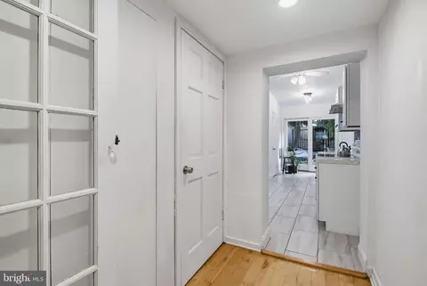 Entry Way - 109 E Gittings St, Baltimore, MD 21230 photo 4 of 7