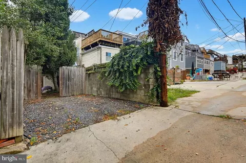 Exterior - 109 E Gittings St, Baltimore, MD 21230 photo 8 of 8