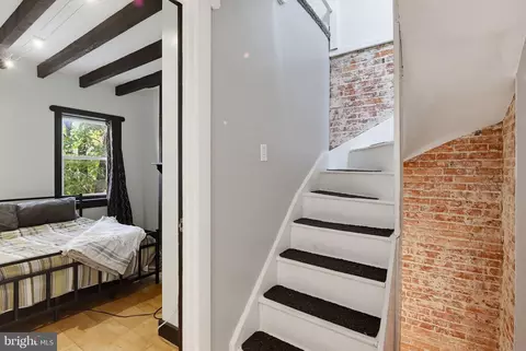Entry Way - 109 E Gittings St, Baltimore, MD 21230 photo 6 of 7