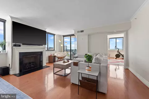414 Water St #1813, Baltimore, MD 21202