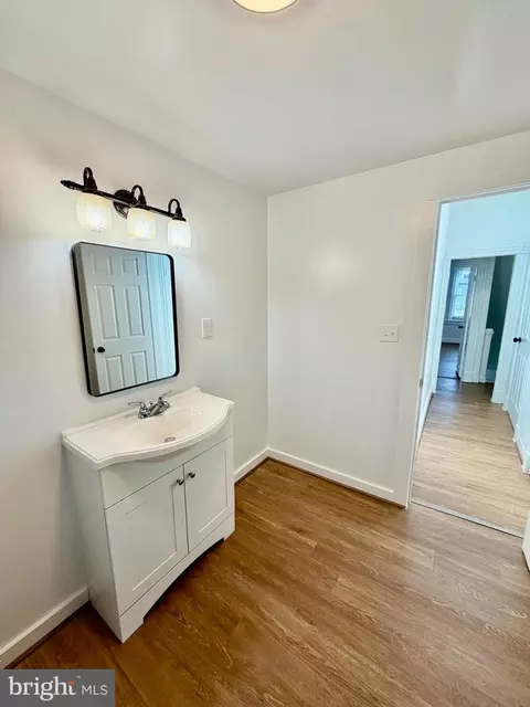 Bath - 761 Bartlett Ave, Baltimore, MD 21218 photo 2 of 3