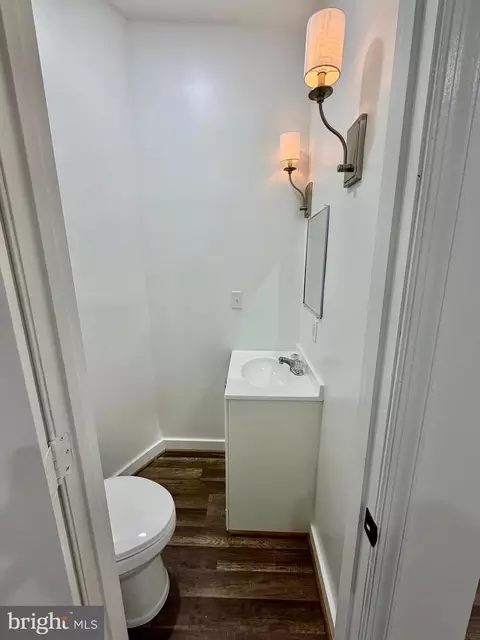 Bath - 761 Bartlett Ave, Baltimore, MD 21218 photo 1 of 3