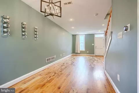 Entry Way - 325 S Regester St, Baltimore, MD 21231 photo 2 of 6