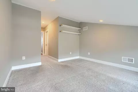 Entry Way - 325 S Regester St, Baltimore, MD 21231 photo 4 of 6