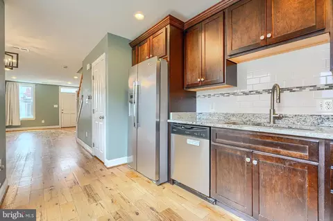 Entry Way - 325 S Regester St, Baltimore, MD 21231 photo 3 of 6