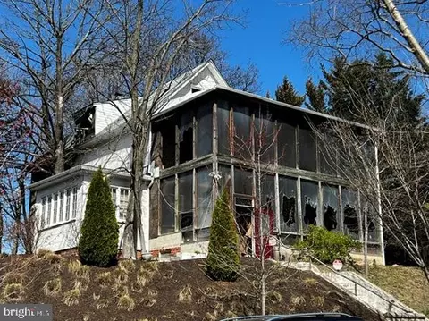 500 E 42nd St, Baltimore, MD 21218