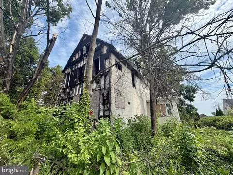 500 E 42nd St, Baltimore, MD 21218