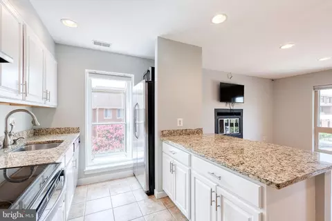 Kitchen - 425 S Sharp St #R 15, Baltimore, MD 21201 photo 4 of 4