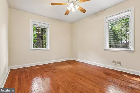 Bedroom - 4003 Ridgecroft Rd, Baltimore, MD 21206 photo 5 of 9