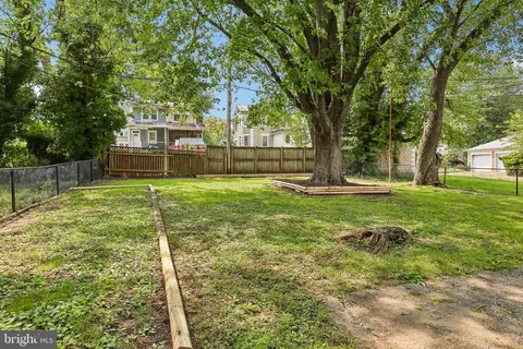 Exterior - 4003 Ridgecroft Rd, Baltimore, MD 21206 photo 2 of 5