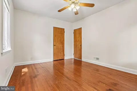 Bedroom - 4003 Ridgecroft Rd, Baltimore, MD 21206 photo 6 of 9