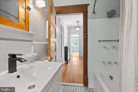 Entry Way - 4000 White Ave, Baltimore, MD 21206 photo 7 of 8