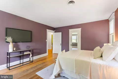 Bedroom - 4000 White Ave, Baltimore, MD 21206 photo 1 of 6