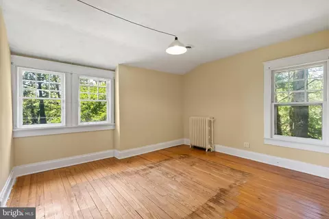 Bedroom - 4000 White Ave, Baltimore, MD 21206 photo 4 of 6