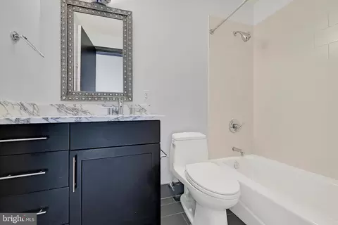 Bath - 1200 Steuart St #1913, Baltimore, MD 21230 photo 6 of 7