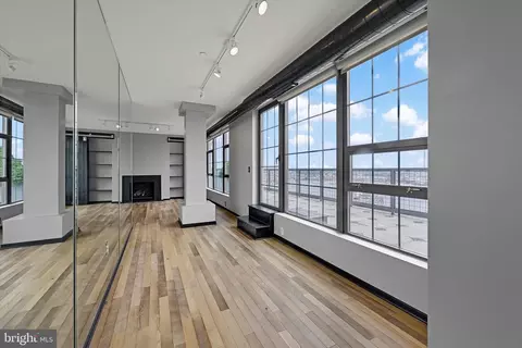 Living - 1200 Steuart St #1913, Baltimore, MD 21230 photo 7 of 16