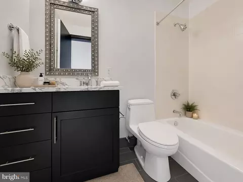 Bath - 1200 Steuart St #1913, Baltimore, MD 21230 photo 7 of 7