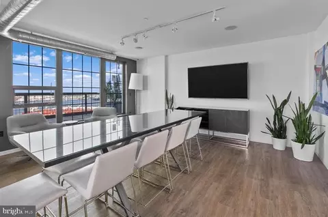 Dining - 1200 Steuart St #1913, Baltimore, MD 21230 photo 2 of 2