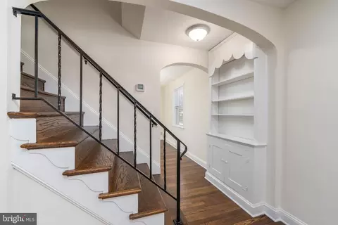 Entry Way - 3255 Yosemite Ave, Baltimore, MD 21215 photo 2 of 5
