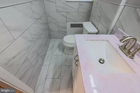 Bath - 3305 Bancroft Rd, Baltimore, MD 21215 photo 1 of 6