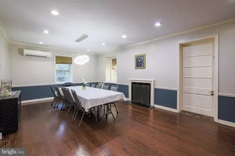 Dining - 3305 Bancroft Rd, Baltimore, MD 21215 photo 1 of 4