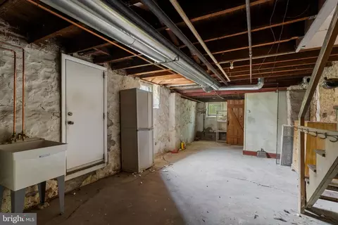Entry Way - 3733 Beech Ave, Baltimore, MD 21211 photo 3 of 3