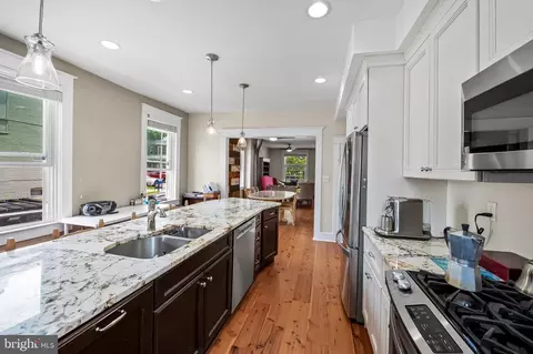 Kitchen - 1322 Weldon Ave, Baltimore, MD 21211 photo 4 of 5