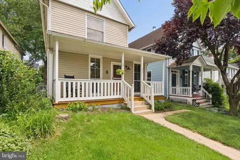 Exterior - 5941 Falls Rd, Baltimore, MD 21209 photo 5 of 16