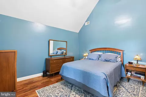 Bedroom - 5941 Falls Rd, Baltimore, MD 21209 photo 5 of 6