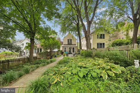 Exterior - 5941 Falls Rd, Baltimore, MD 21209 photo 11 of 16