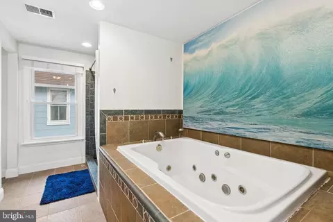 Bath - 5941 Falls Rd, Baltimore, MD 21209 photo 2 of 3