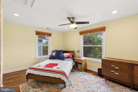 Bedroom - 5941 Falls Rd, Baltimore, MD 21209 photo 3 of 6