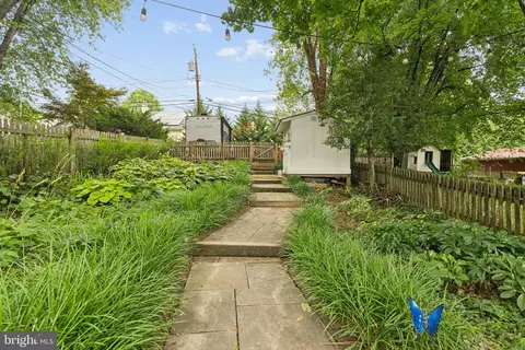 Exterior - 5941 Falls Rd, Baltimore, MD 21209 photo 10 of 16