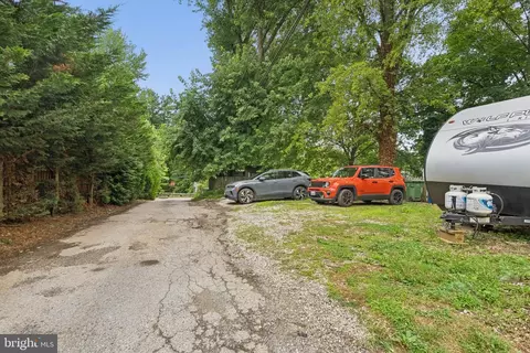 Exterior - 5941 Falls Rd, Baltimore, MD 21209 photo 14 of 16