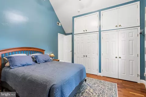 Bedroom - 5941 Falls Rd, Baltimore, MD 21209 photo 6 of 6