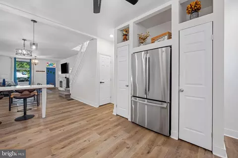 Entry Way - 4124 Falls Rd, Baltimore, MD 21211 photo 3 of 4