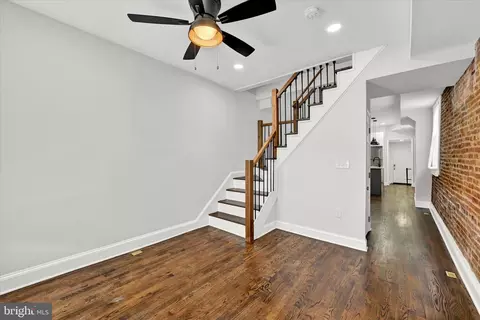 Entry Way - 2 W Barney St, Baltimore, MD 21230 photo 2 of 5