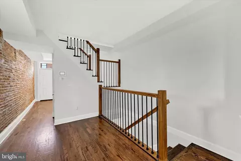 Entry Way - 2 W Barney St, Baltimore, MD 21230 photo 4 of 5