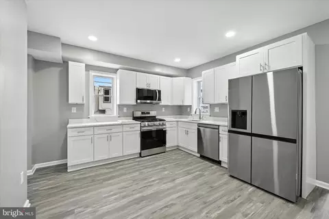 Entry Way - 1118 Weldon Ave, Baltimore, MD 21211 photo 5 of 7